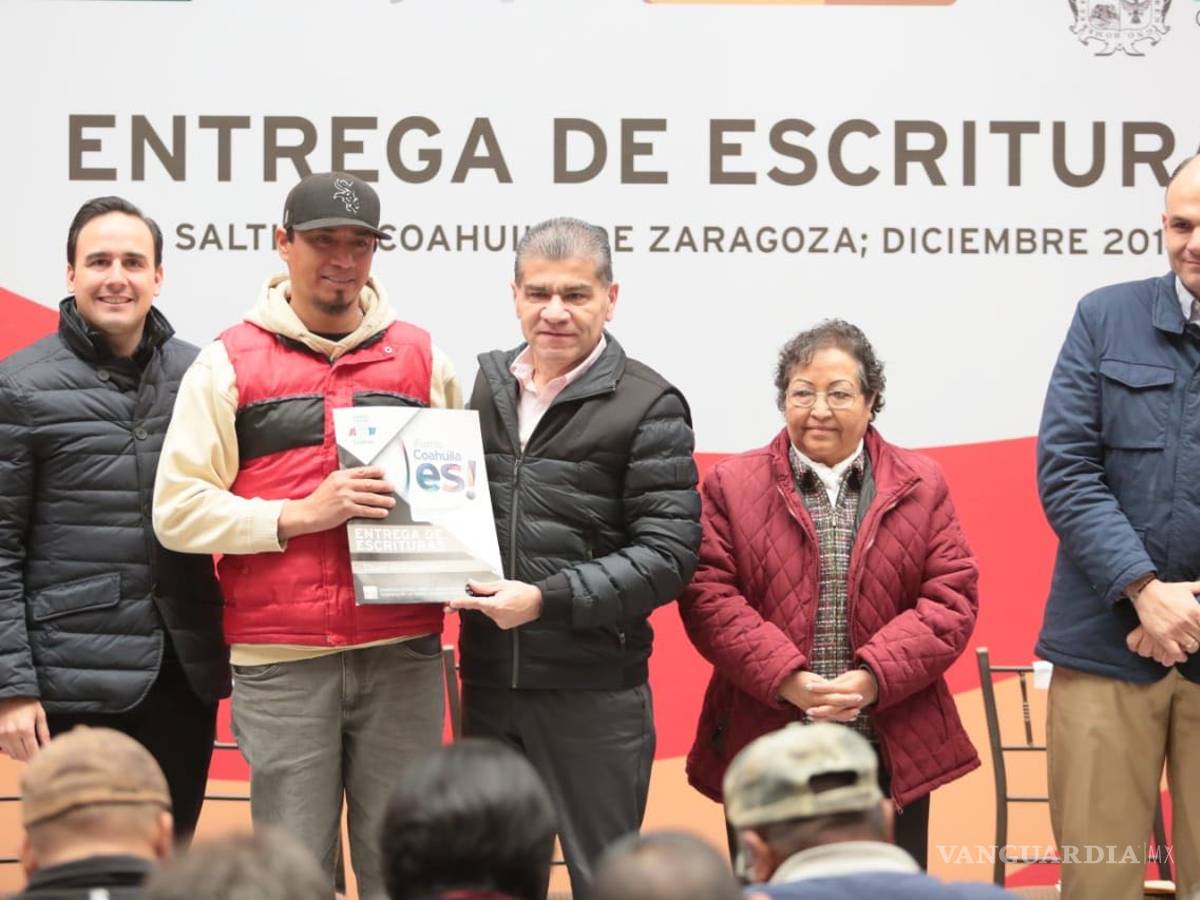 $!Entrega Riquelme la escritura 4 mil 521 del 2019