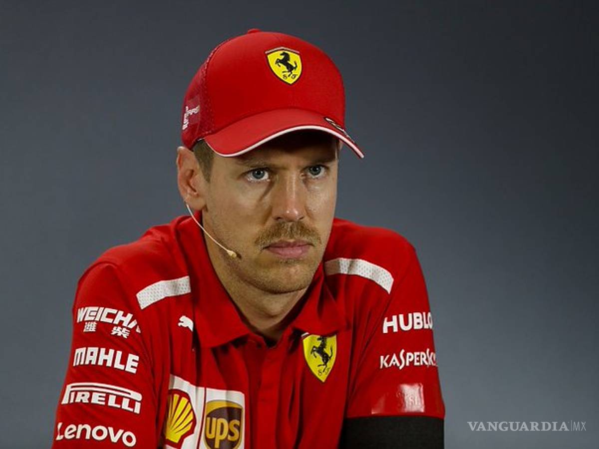 $!Vettel consideró una 'broma' la primera oferta de Ferrari para renovarlo
