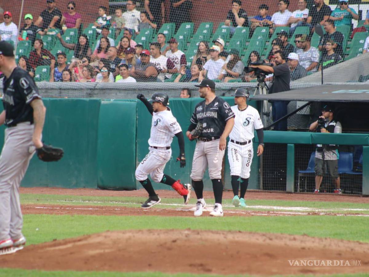 $!Los Saraperos de Saltillo no pudieron regresar nunca en el primer partido de la doble cartelera de este sábado en el Madero ante los Algodoneros de Unión Laguna.