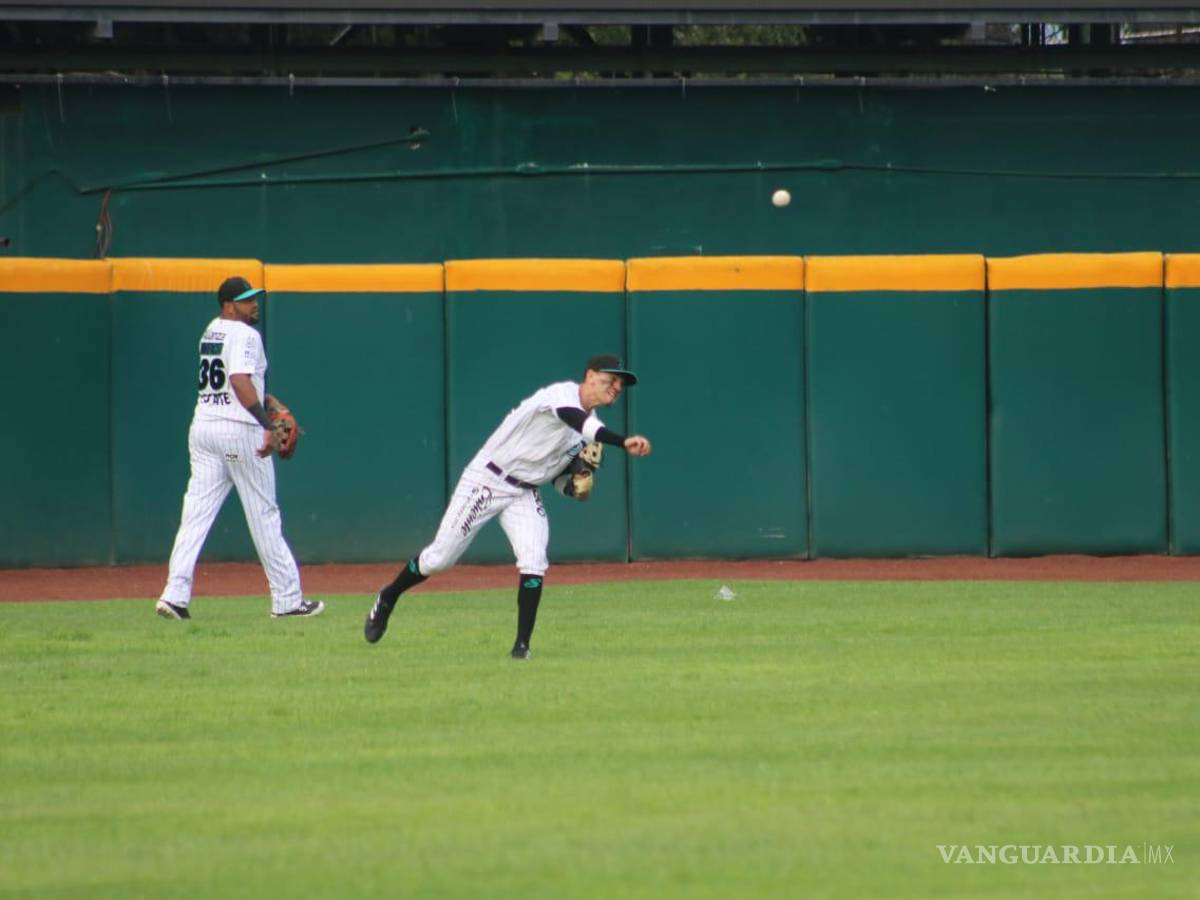 $!Los Saraperos de Saltillo no pudieron regresar nunca en el primer partido de la doble cartelera de este sábado en el Madero ante los Algodoneros de Unión Laguna.