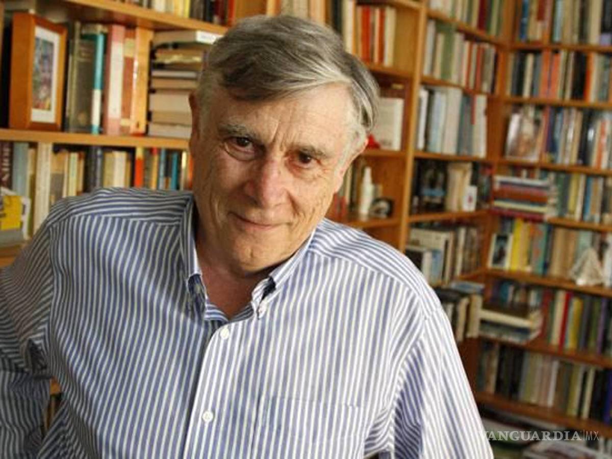 $!Keith Oatley en su estudio