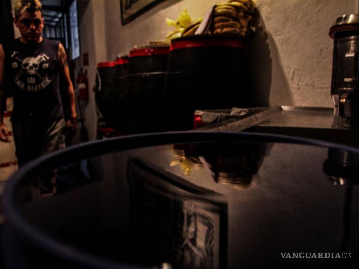 $!"Cuando empezamos no había hipsters": cómo los punks rescataron la tradición del pulque en México