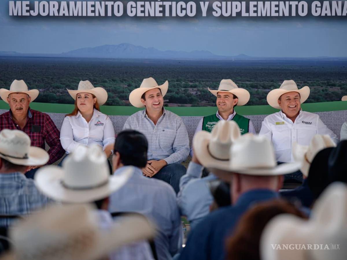 $!Autoridades municipales y líderes locales acompañaron al Edil en el evento, reafirmando su compromiso con el campo.