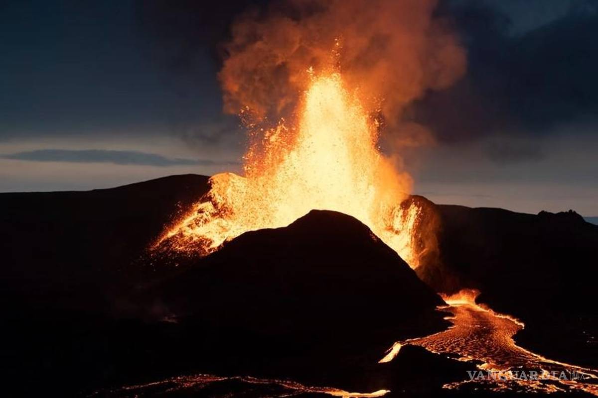 ¿Apocalipsis? Volcán entra en erupción en Islandia tras decenas de terremotos