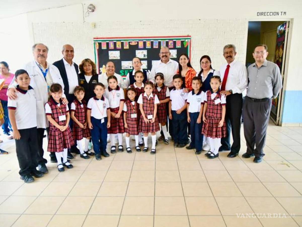 $!El inicio del nuevo ciclo escolar en Monclova también trae consigo la implementación de una brigada de vacunación contra el Covid-19, enfocándose en la protección de los estudiantes a través de la administración de la vacuna Pfizer.