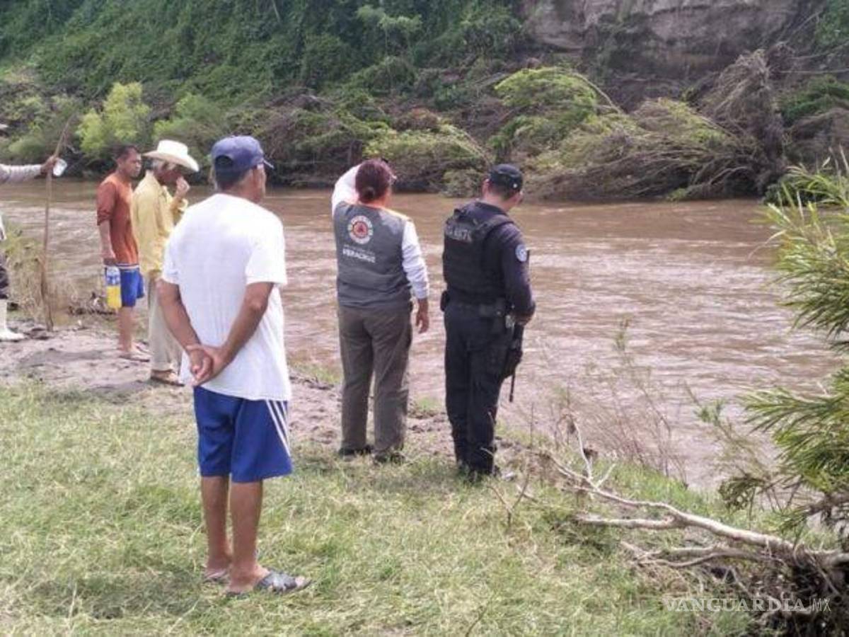 $!Fue un voluntario de la comunidad, quien con equipo básico, ubicó el cuerpo del niño y logró rescatarlo