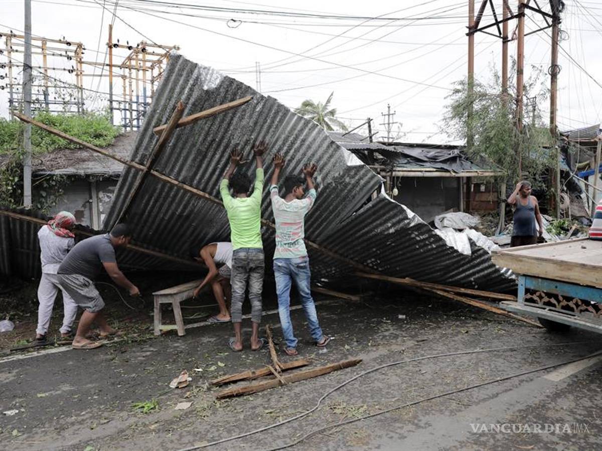 $!Super ciclón Amphan arrasa y destroza todo lo que se interpone en su paso por la India y Bangladesh (fotos)