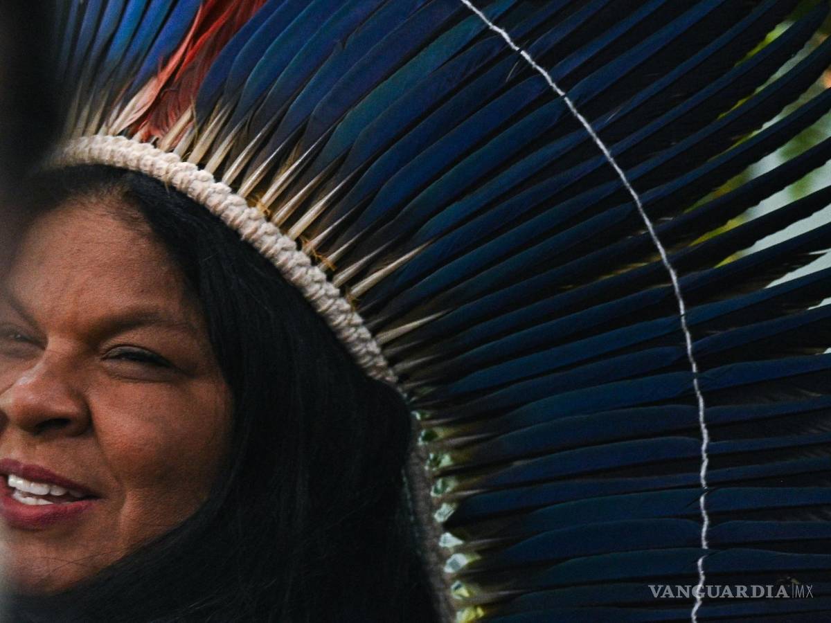 $!La ministra de los Pueblos Indígenas de Brasil, Sonia Guajajara, participa en las actividades del segundo día de la Cumbre de la Amazonía en Bélem (Brasil).