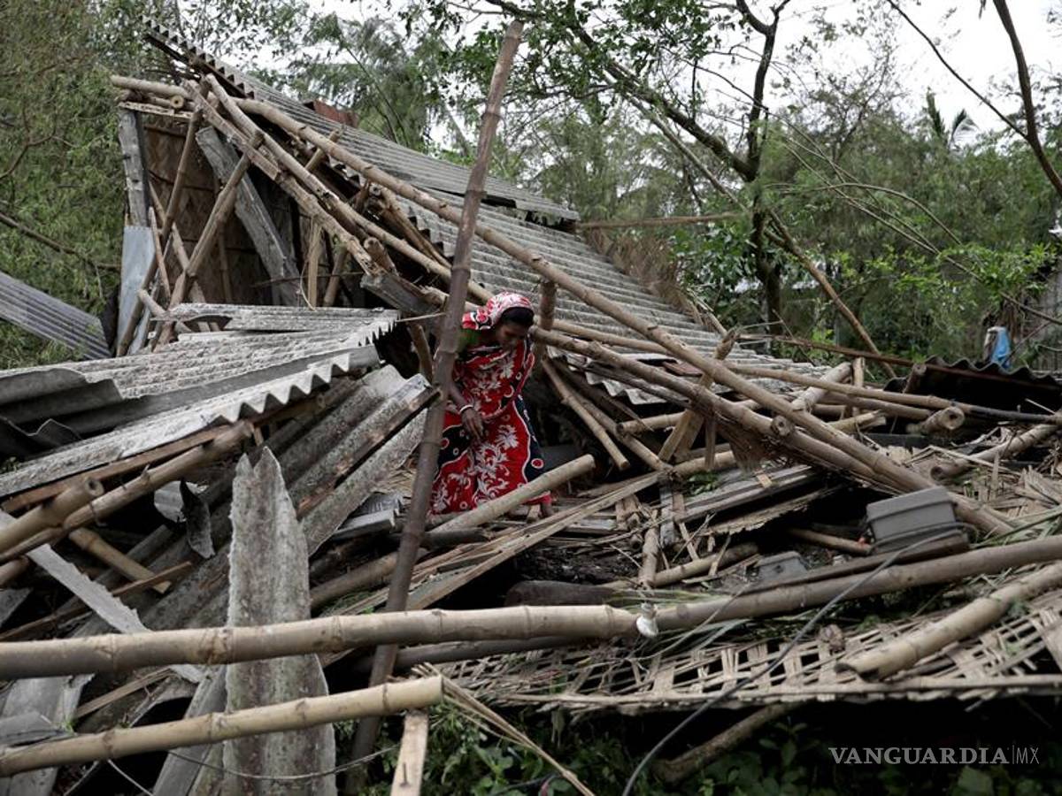 $!Super ciclón Amphan arrasa y destroza todo lo que se interpone en su paso por la India y Bangladesh (fotos)