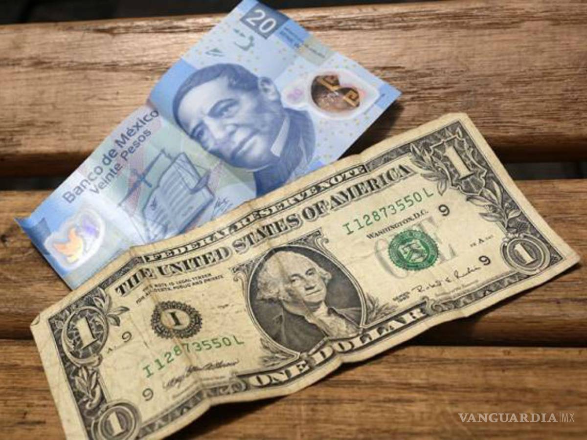 $!Peso gana terreno ante el dólar por datos económicos de EU