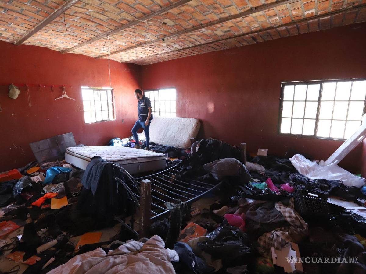 $!La Fiscalía del Estado de Jalisco difundió unas imágenes de las prendas y zapatos que han sido localizados en el crematorio clandestino, ubicado dentro del rancho Izaguirre Ranch | Foto: Cuartoscuro