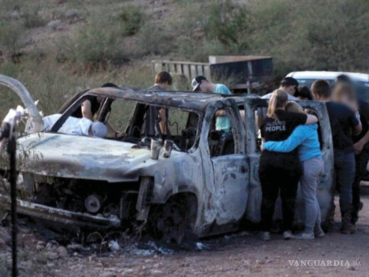 $!¡Quémenlos, quémenlos!... revelan que hay un video grabado por sicarios de la masacre a los LeBarón