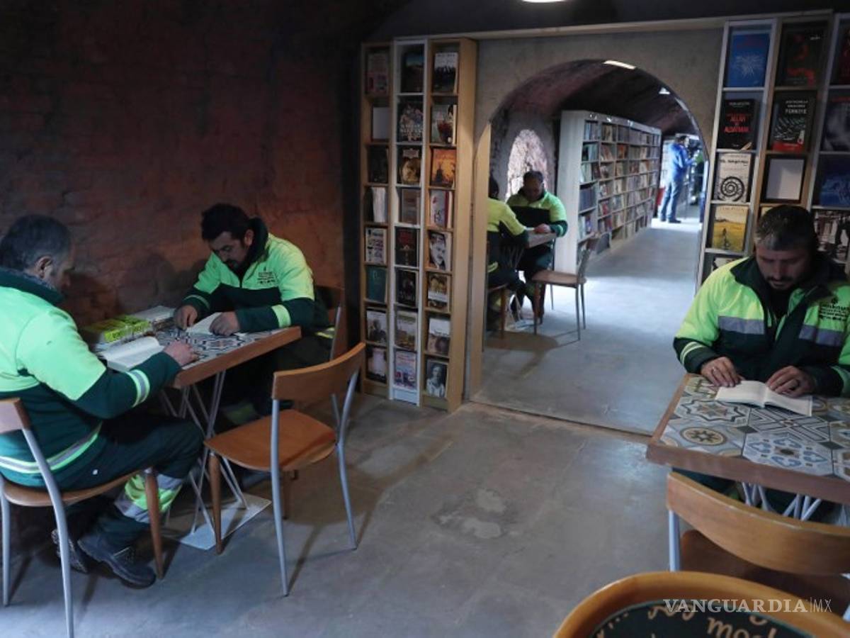 $!Recolectores de basura crean biblioteca con libros que fueron desechados