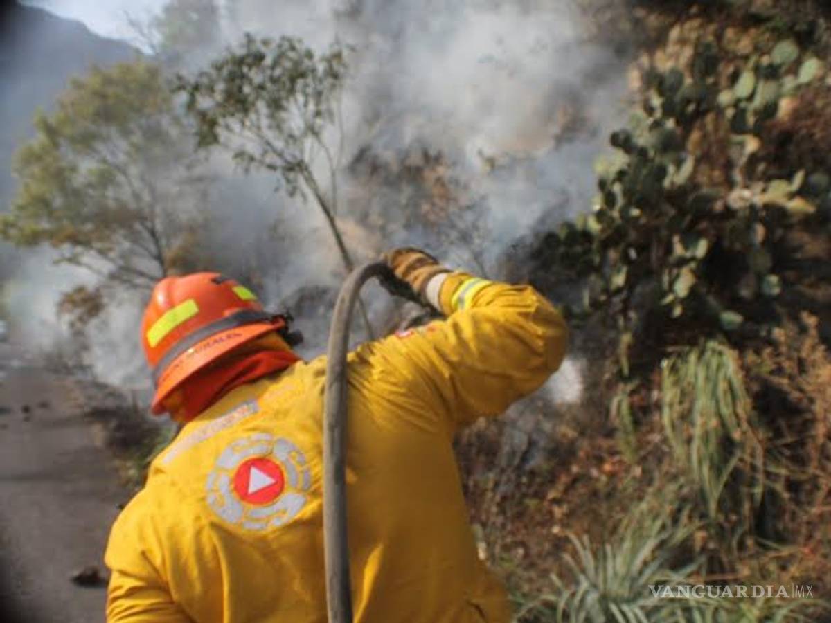 $!Combaten siete incendios forestales en cinco municipios de NL