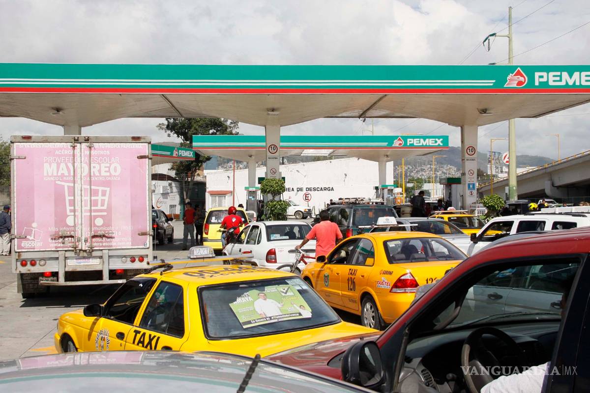 Se desatan en Monterrey compras de pánico por gasolinazo