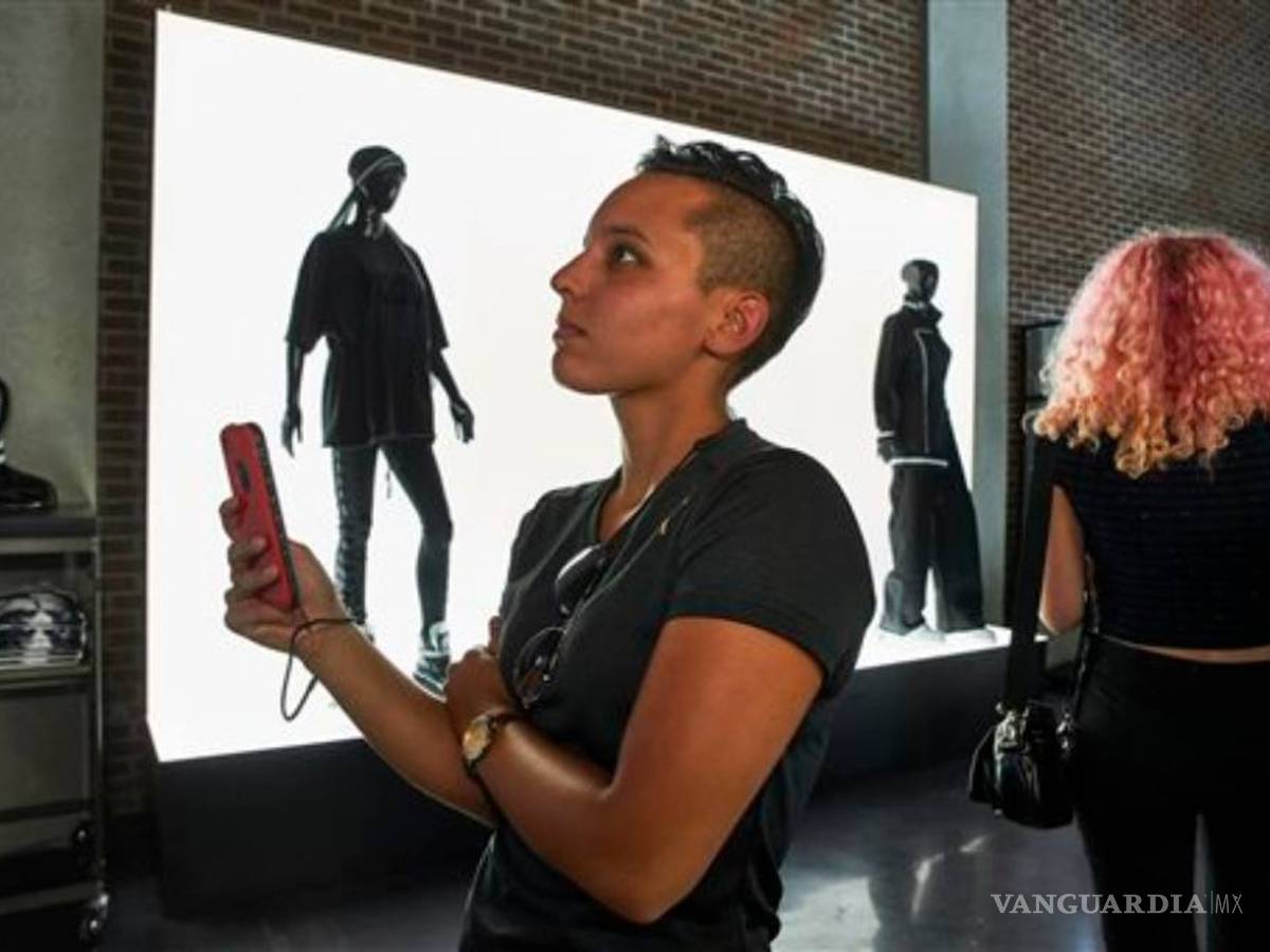 $!"Si los locos Addams hicieran ejercicio usarían mi nueva colección de ropa": Rihanna