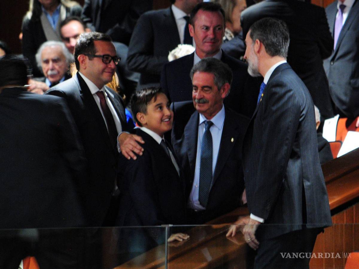 $!Jesús Ernesto, hijo de Obrador, Felipe VI rey de España en la que tomóa de posesión Andrés Manuel López Obrador como presidente de México.