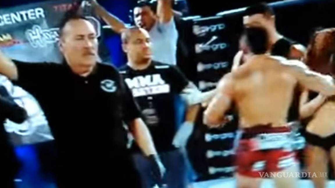 Peleador de MMA pierde su combate y se 'desquita' con edecán