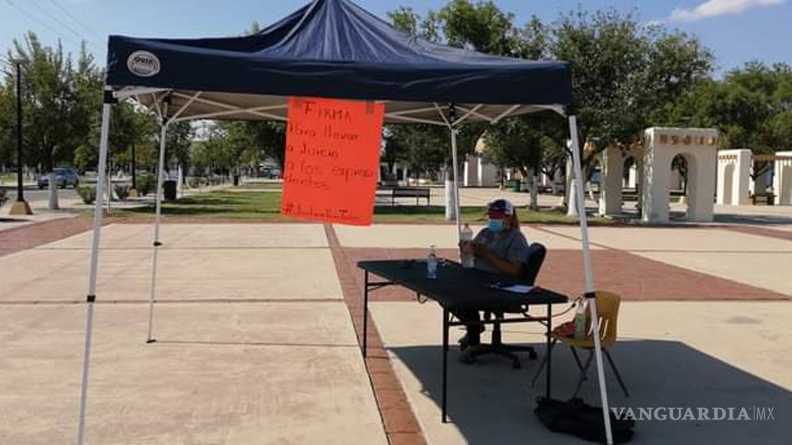 $!Piden juicio a expresidentes… en pleno proceso electoral: simpatizantes de Morena reúnen firmas en Torreón y PN