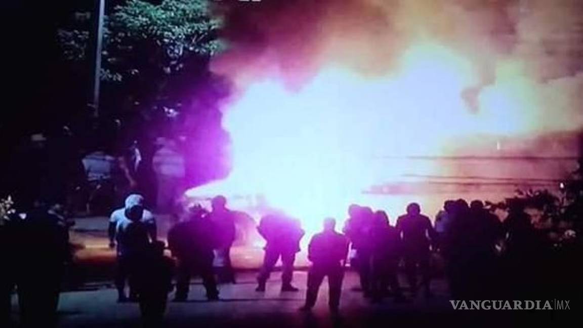 $!En Chiapas pobladores creen rumor del COVID-19 y destrozan hospital