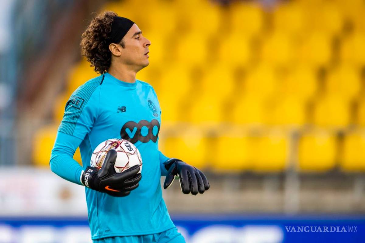 A pesar de un 'mega oso' Ochoa, el Standard de Lieja derrotó al Sint-Truidense