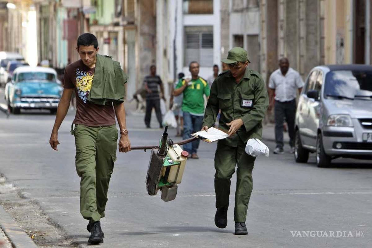 Moviliza Raúl Castro a 9 mil militares para combatir al mosquito del zika