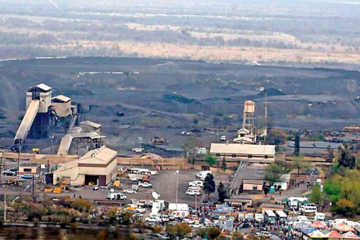 $!Promete AMLO más apoyo para mineros en Región Carbonífera