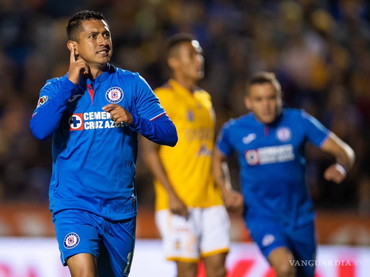 $!Tragedia en Cruz Azul, Elías Hernández se pierde todo el torneo por una lesión en la rodilla