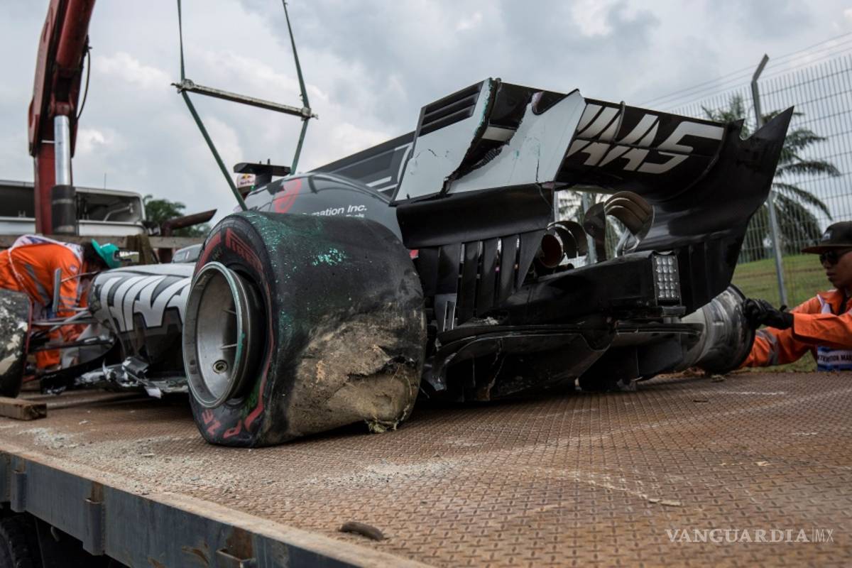 $!Romain Grosjean sale ileso de un choque en las prácticas del GP de Malasia