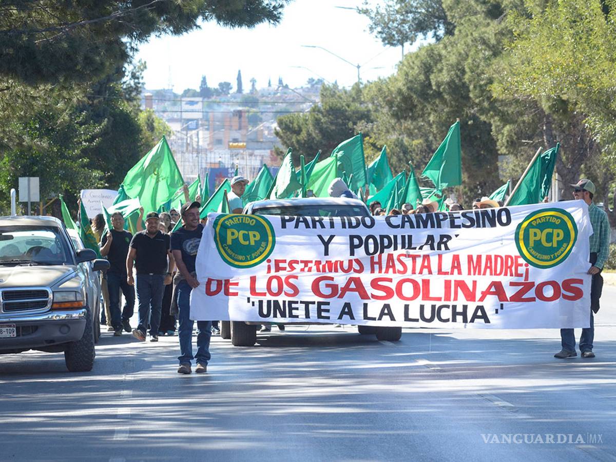$!Bloqueos y marchas en 28 estados contra el 'gasolinazo'