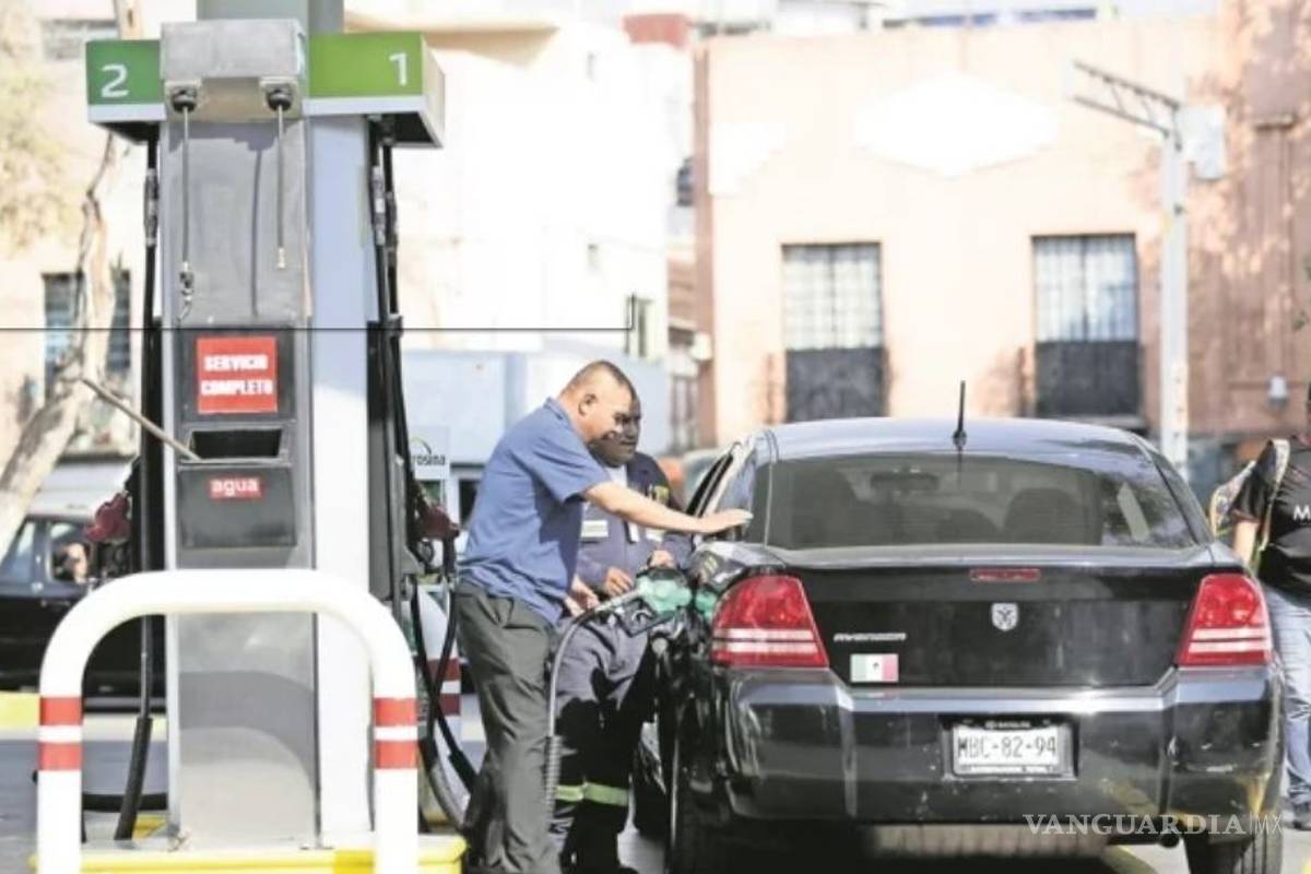 Gasto de gasolina por auto subió 2 mil pesos en 2018