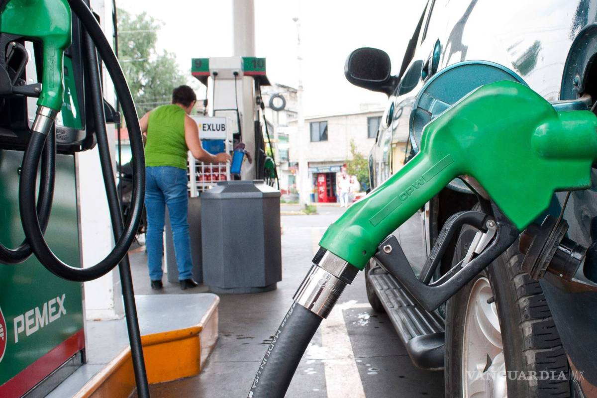 Afirma AMLO que amenaza de gasolinazo "solo son rumores de los adversarios"