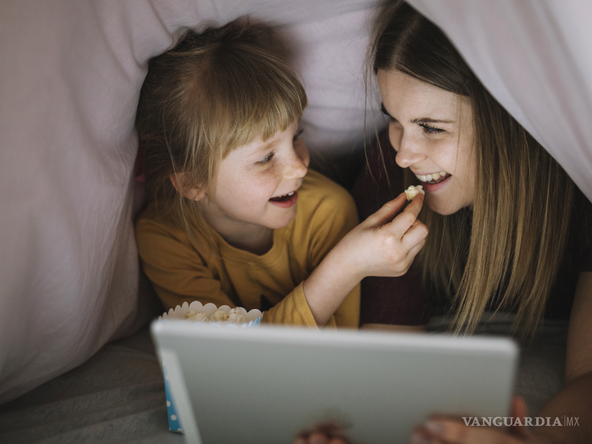 $!Los adultos deben ser los primeros en poner el ejemplo sobre el uso de dispositivos.