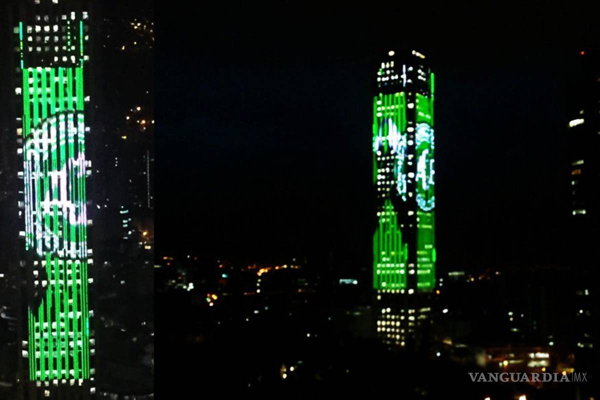 $!Monumentos y estadios de fútbol se iluminan de verde en homenaje al Chapecoense (galería)