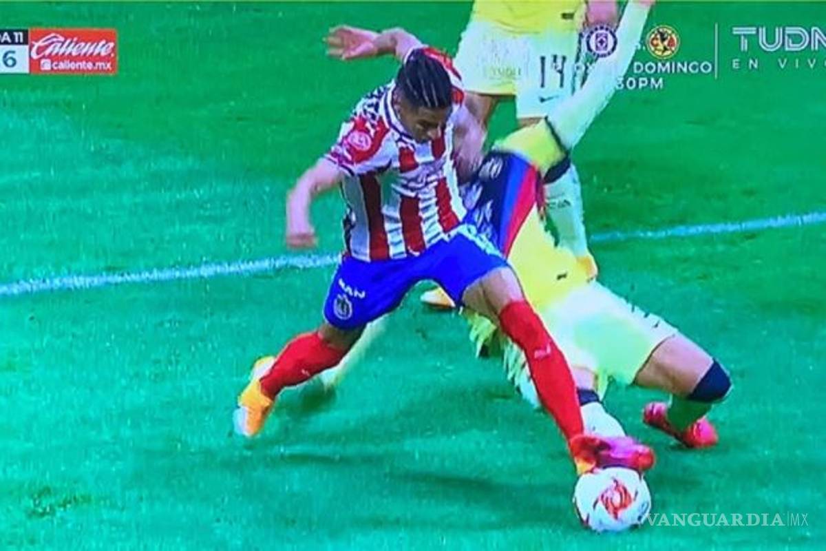 ¿Televisa ocultó una repetición polémica del Clásico Nacional?