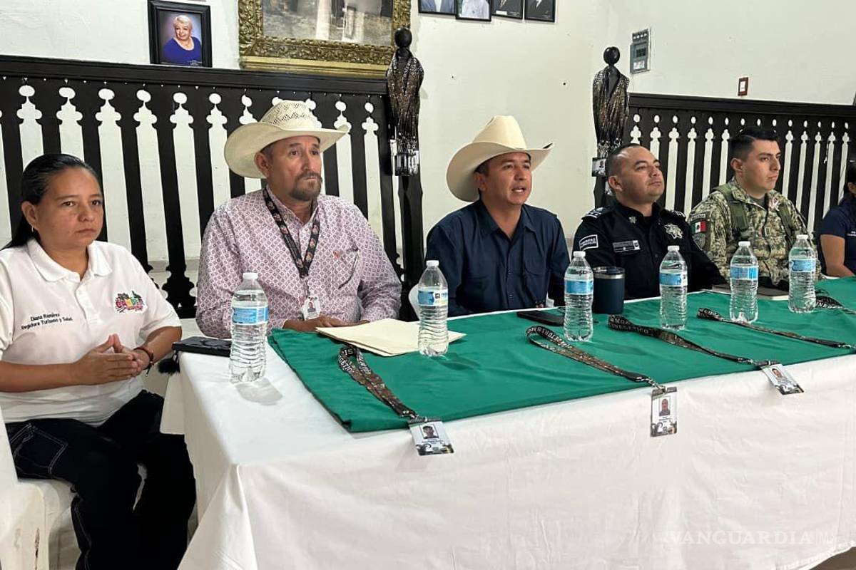 $!Oficiales de policías y miembros del Ejército realizaron una charla sobre el manejo responsable y seguro de las armas.
