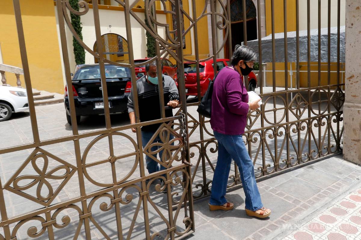 Abren sus puertas dos iglesias de Saltillo pese a prohibición de eventos masivos