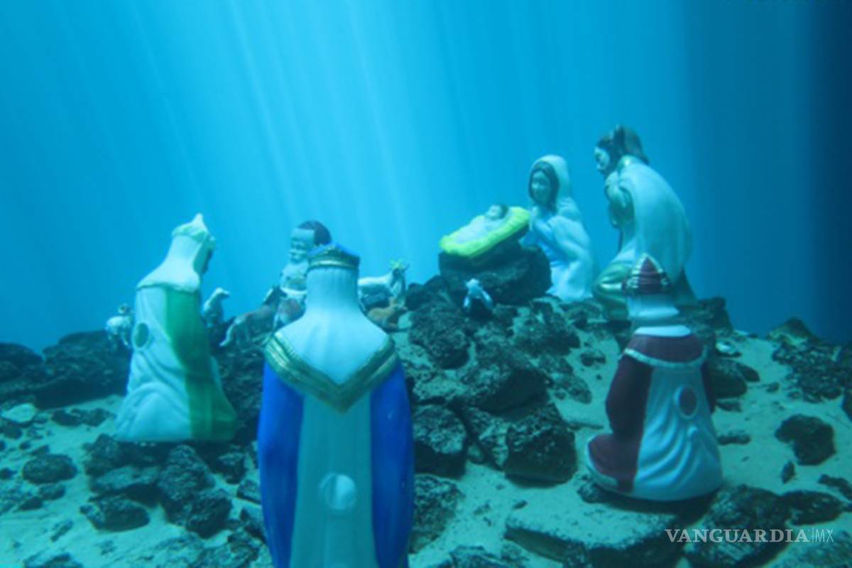 Conoce el nacimiento navideño al fondo de un cenote, en Yucatán
