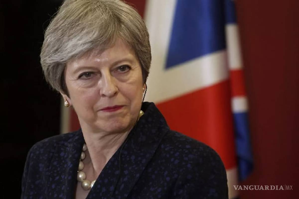 Discuten en Reino Unido posponer día del Brexit; Theresa May, presenta hoy su “plan B”