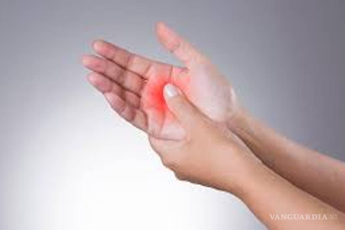 $!Este es el padecimiento que pueden desarrollar millones de jóvenes... ¡por culpa del celular!