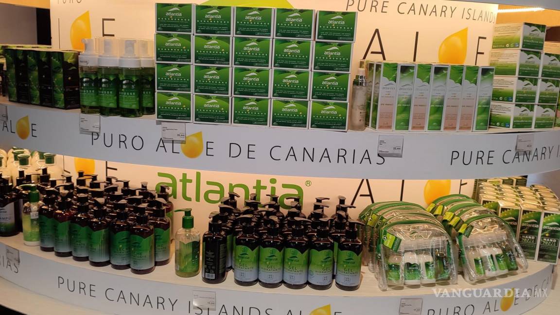 $!Productos de cosmética elaborados con aloe vera de Canarias, en el escaparate de una tienda.