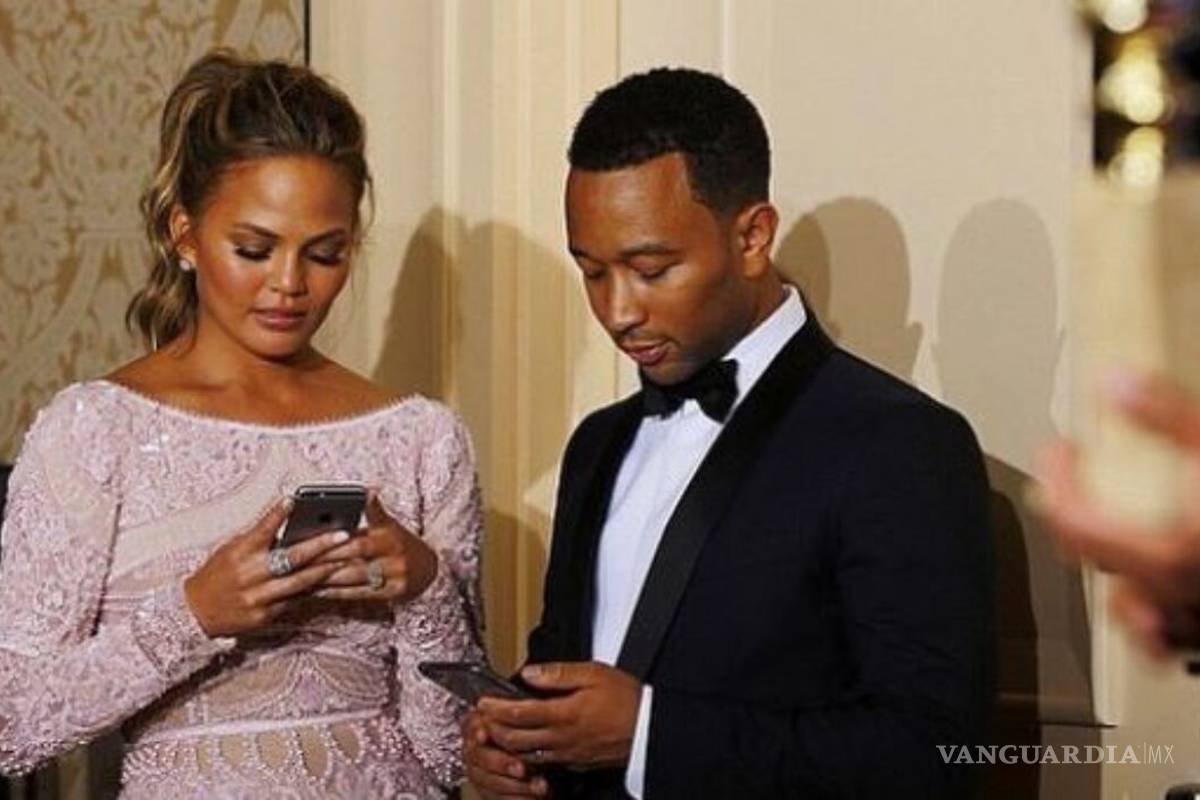 ¿Chrissy Teigen involucrada en caso Epstein? Borra más de 60 mil tuits y bloquea a un millón de personas que la acusan