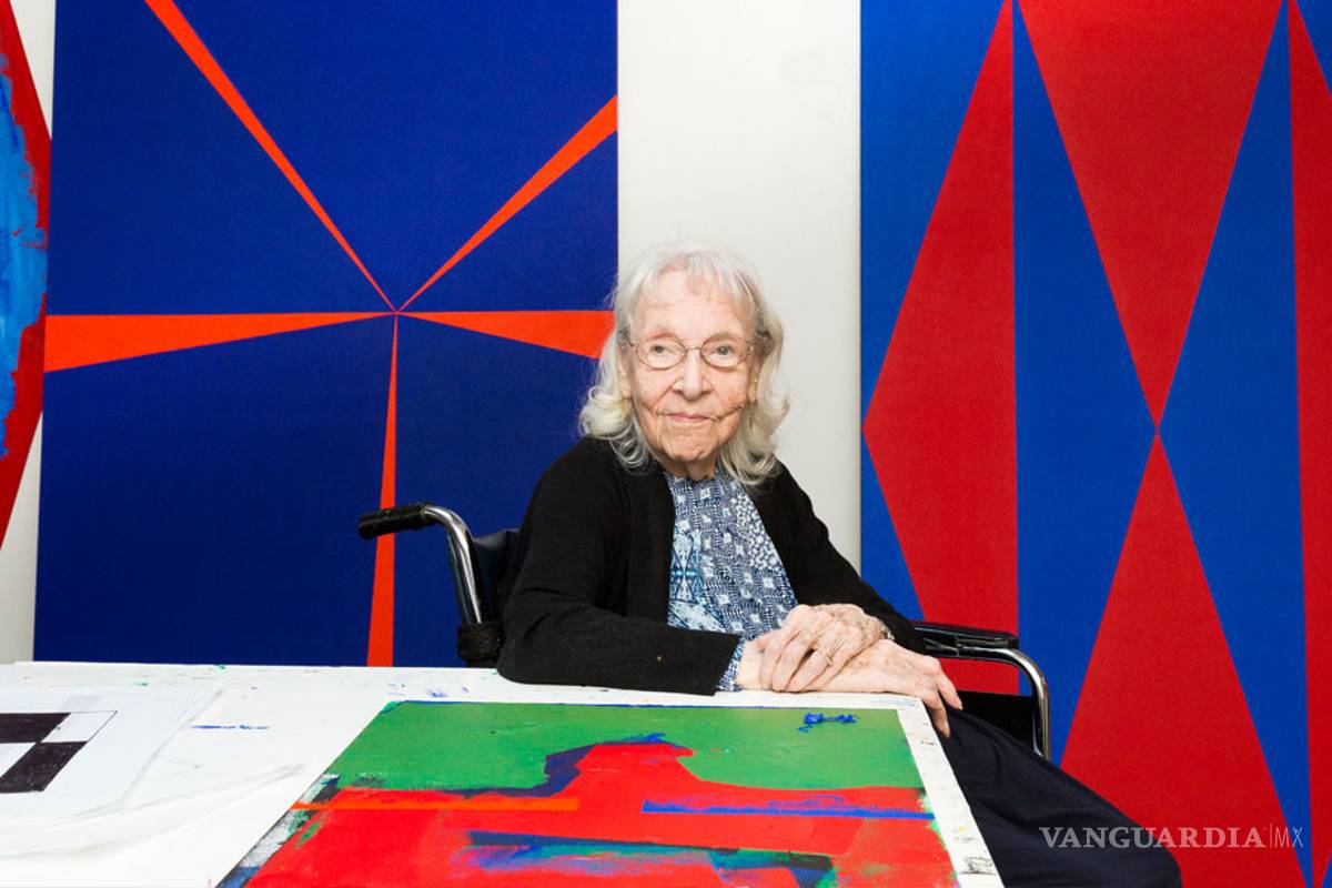 Alemania redescubre a la pintora cubana Carmen Herrera a sus 102 años