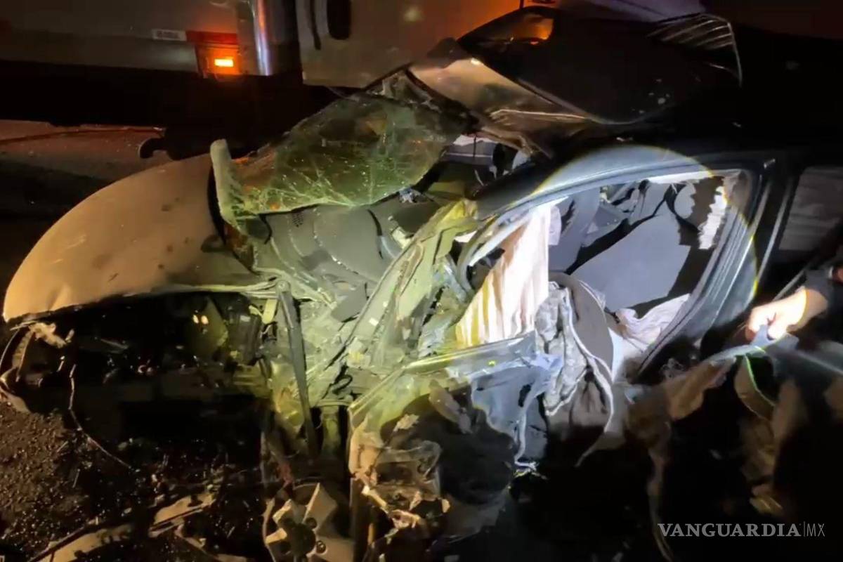 Muere tras choque con tráiler en el libramiento Norponiente; además hay un lesionado y un detenido