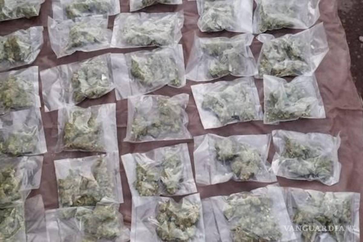 Sorprenden a mujer vendiendo droga, en Saltillo