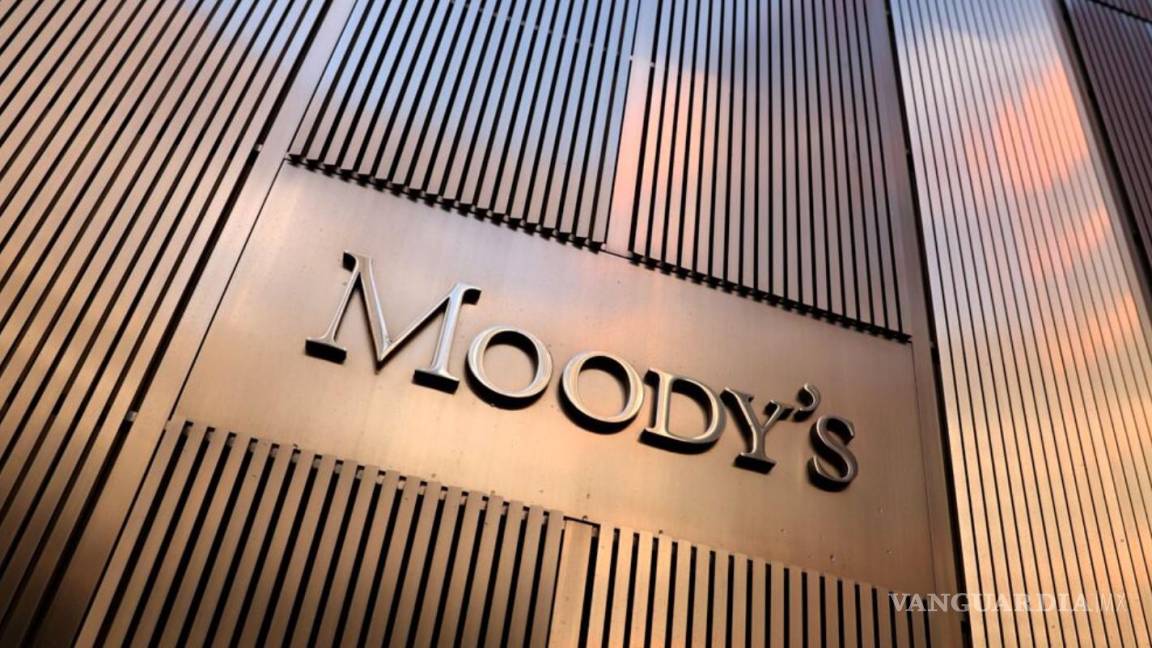 Preocupa a Moody’s deterioro fiscal, Pemex y reformas constitucionales