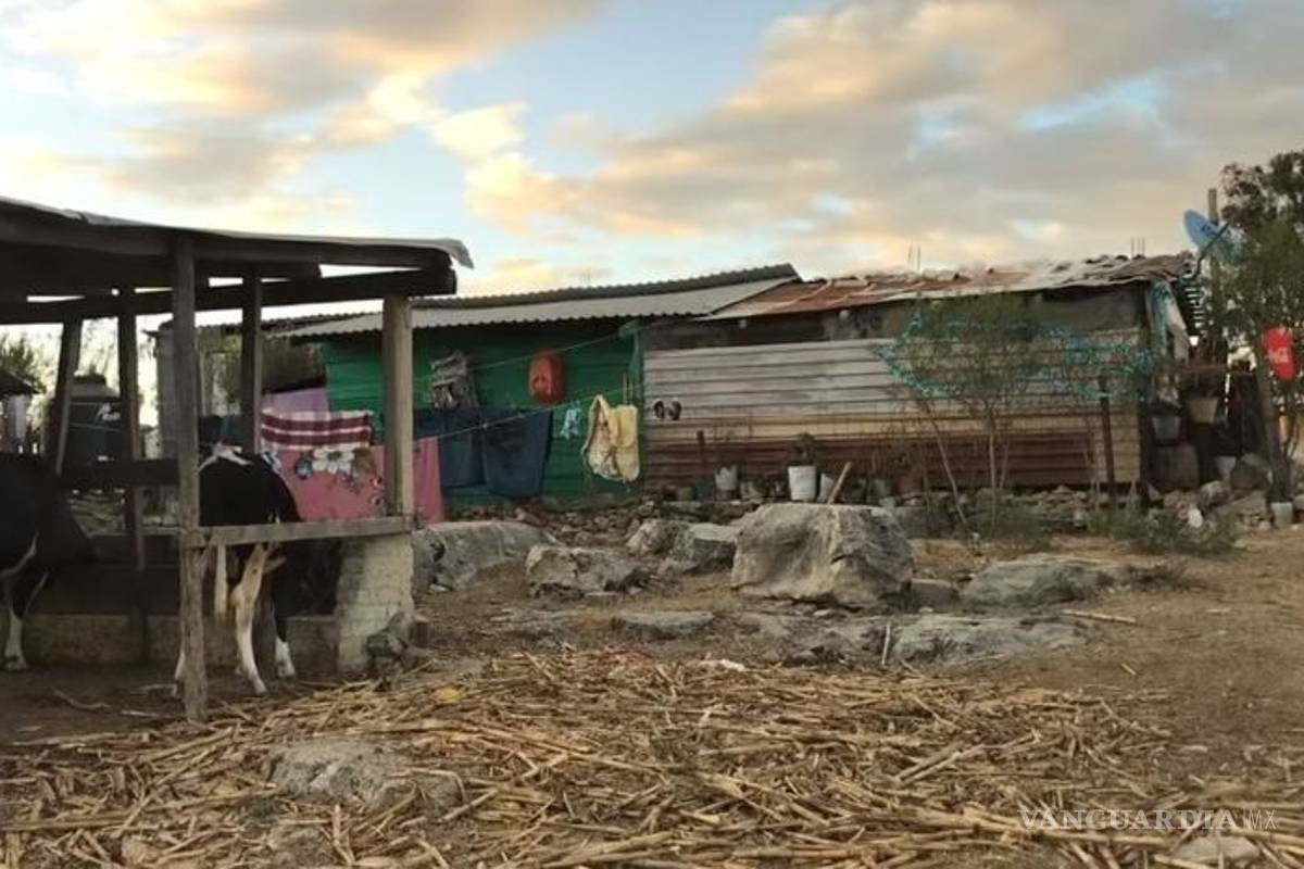 $!Reporteras acosan a mamá de Yalitza Aparicio y casi la hacen llorar