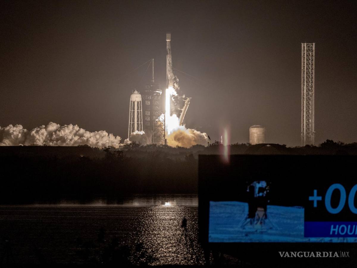 $!El módulo de aterrizaje lunar Nova-C de la NASA, parte de la misión Intuitive Machines IM-1, despega del el Centro Espacial Kennedy en Florida.