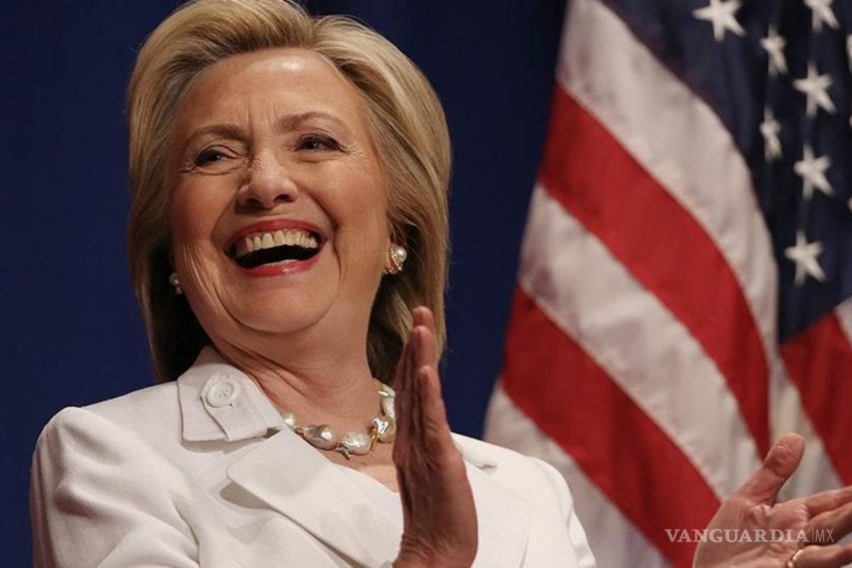 Celebra Hillary Clinton que Estados Unidos haya "repudiado" finalmente a Donald Trump