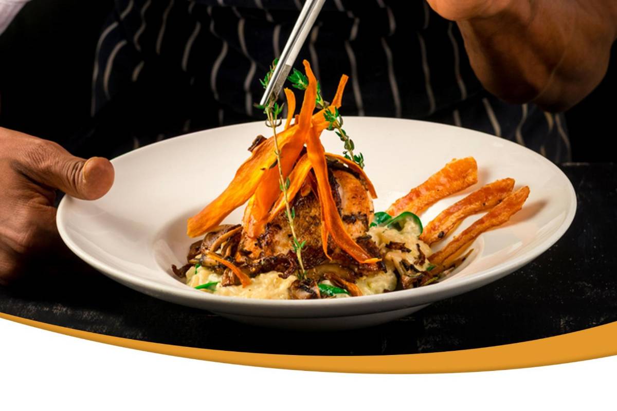 Gastronomía, carrera que amplía el conocimiento de otras culturas, dice chef nigropetense